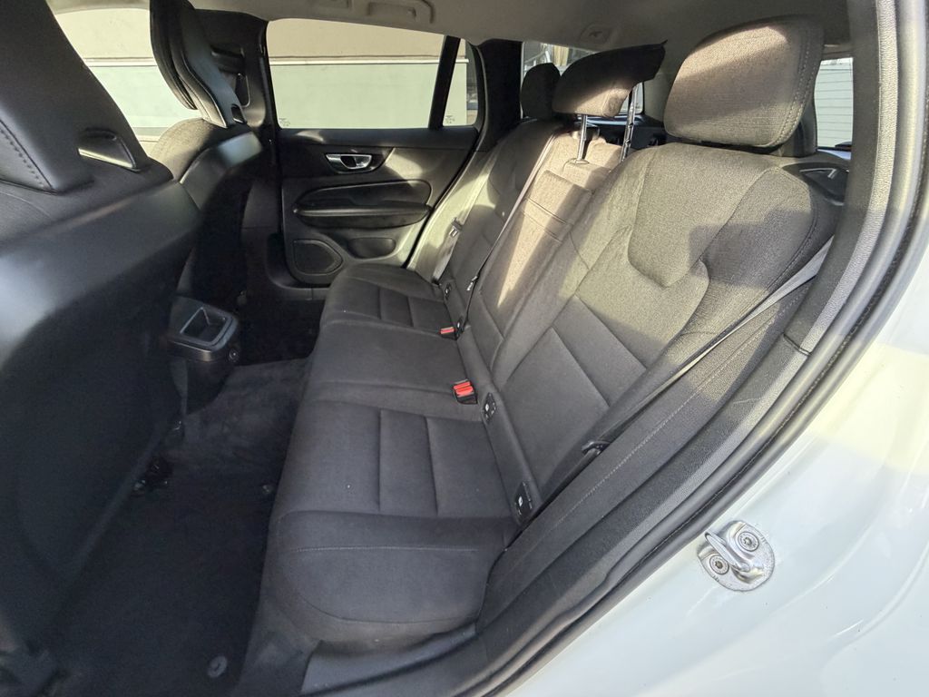 Volvo V60 Cross Country 2022