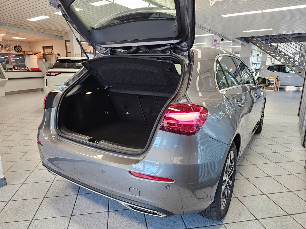 Mercedes-Benz A 180 2025