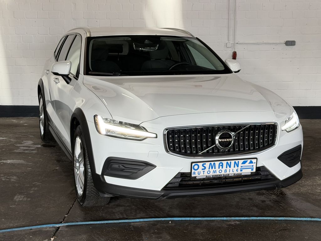 Volvo V60 Cross Country 2022