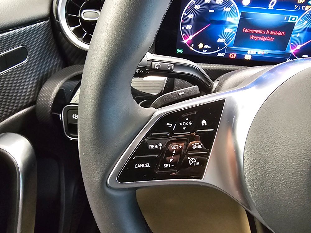 Mercedes-Benz A 180 2025