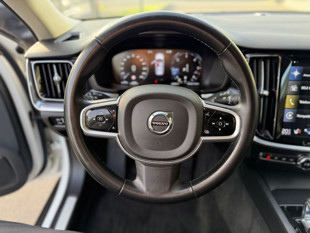 Volvo V60 Cross Country 2022