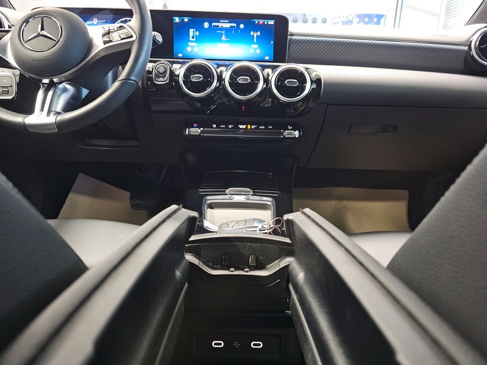 Mercedes-Benz A 180 2025