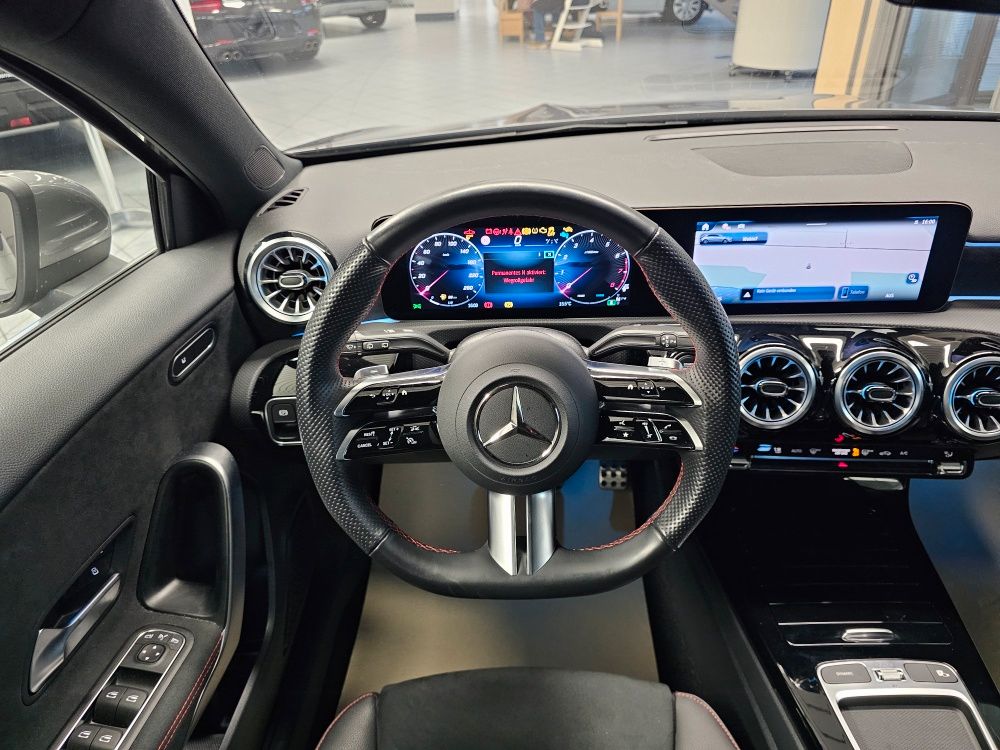 Mercedes-Benz A 180 2025