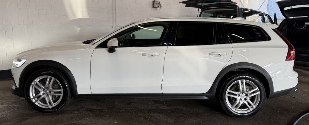 Volvo V60 Cross Country 2022