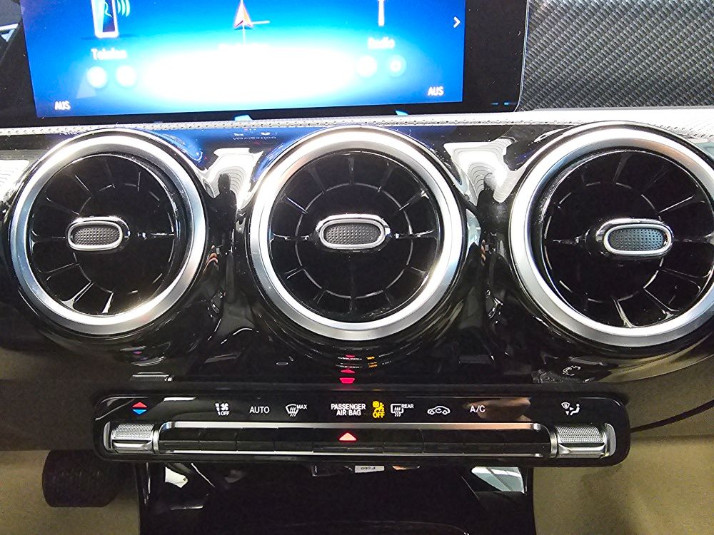 Mercedes-Benz A 180 2025