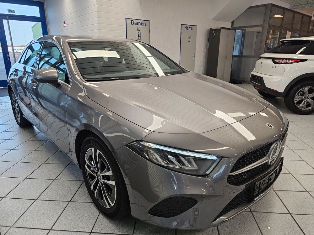 Mercedes-Benz A 180 2025
