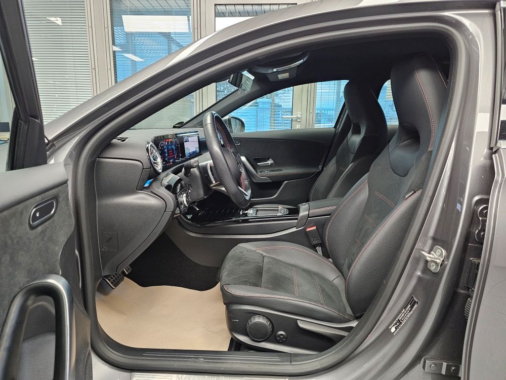 Mercedes-Benz A 180 2025