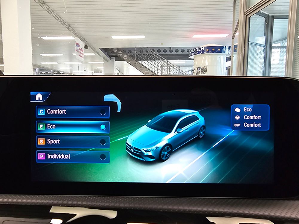 Mercedes-Benz A 180 2025