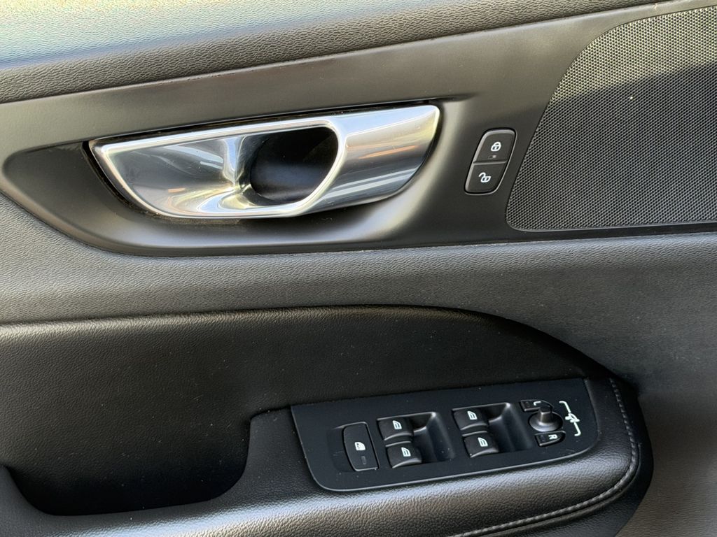 Volvo V60 Cross Country 2022