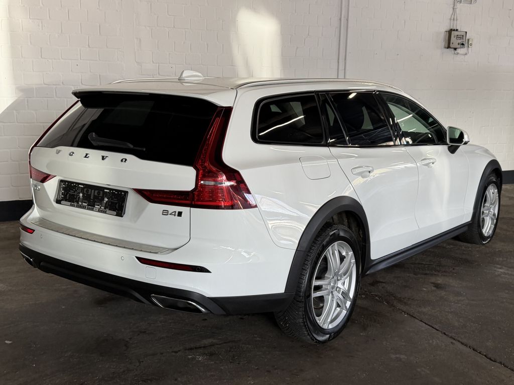 Volvo V60 Cross Country 2022