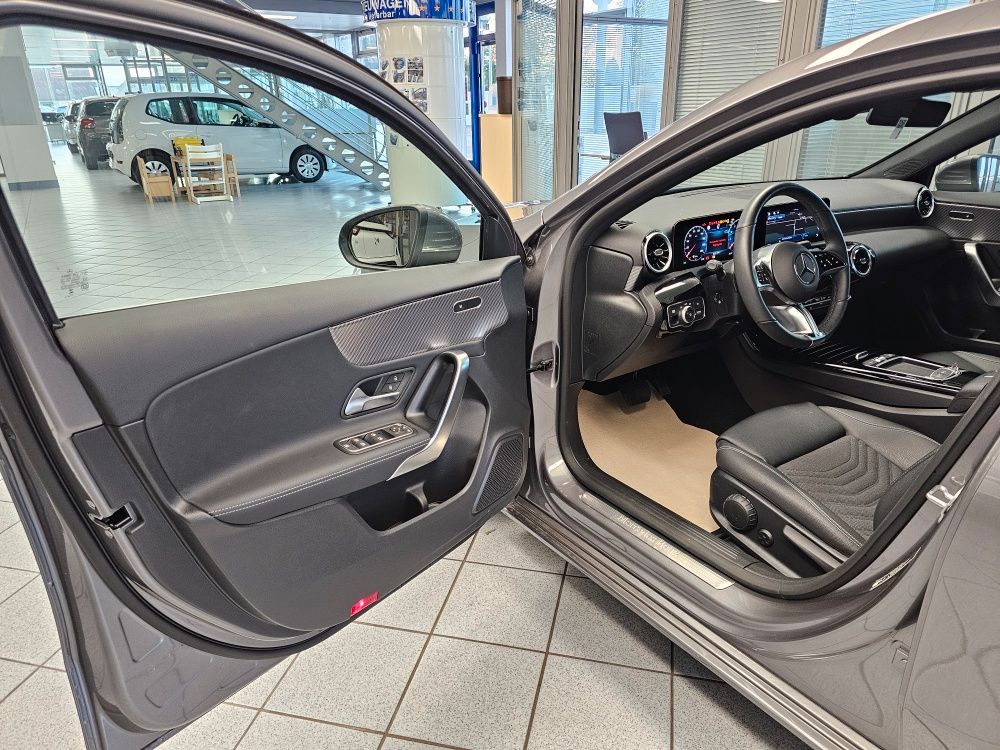 Mercedes-Benz A 180 2025