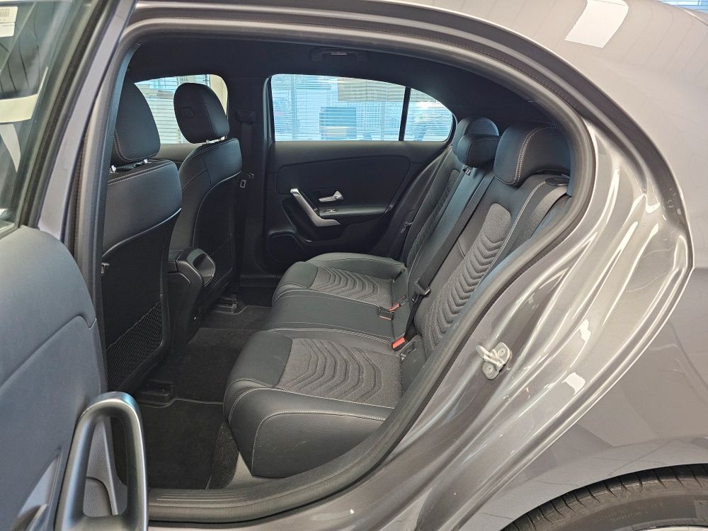 Mercedes-Benz A 180 2025