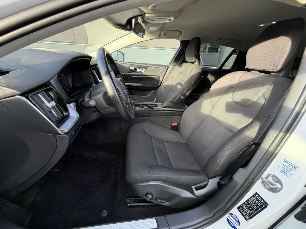 Volvo V60 Cross Country 2022