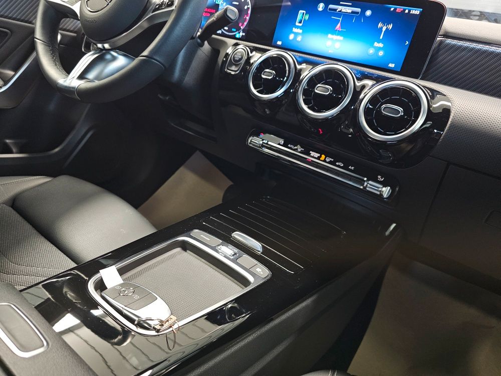Mercedes-Benz A 180 2025