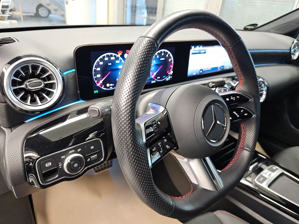 Mercedes-Benz A 180 2025