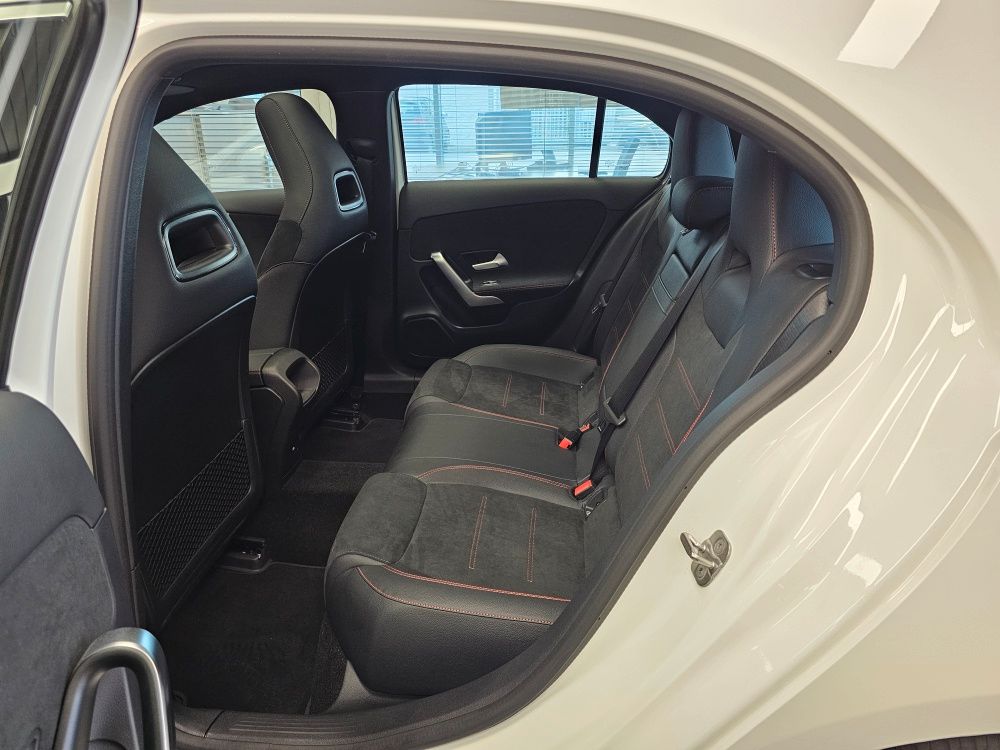 Mercedes-Benz A 180 2025