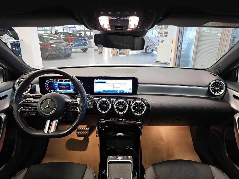 Mercedes-Benz A 180 2025