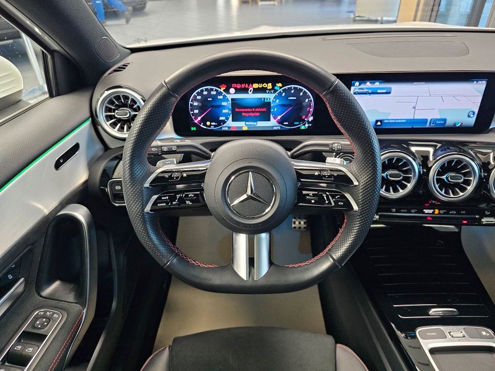 Mercedes-Benz A 180 2025