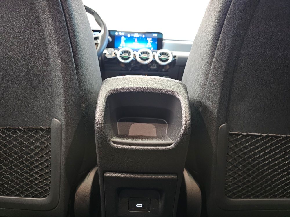 Mercedes-Benz A 180 2025