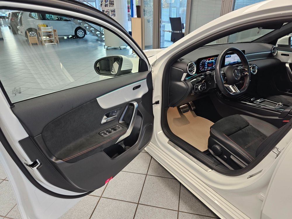 Mercedes-Benz A 180 2025