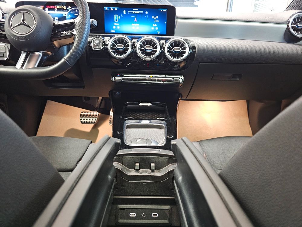 Mercedes-Benz A 180 2025