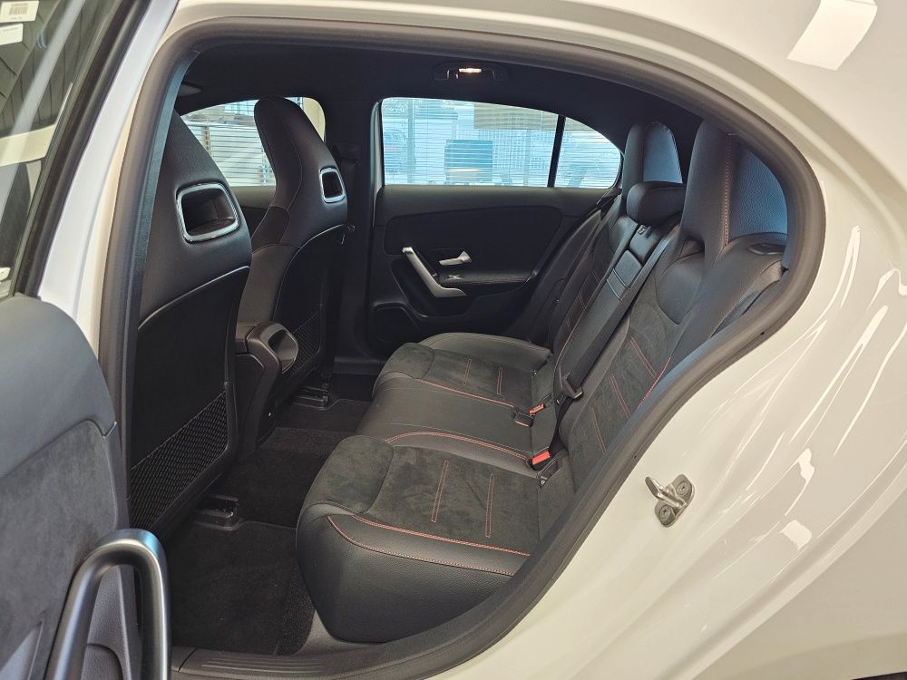 Mercedes-Benz A 180 2025