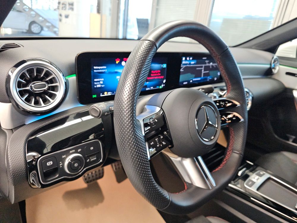 Mercedes-Benz A 180 2025