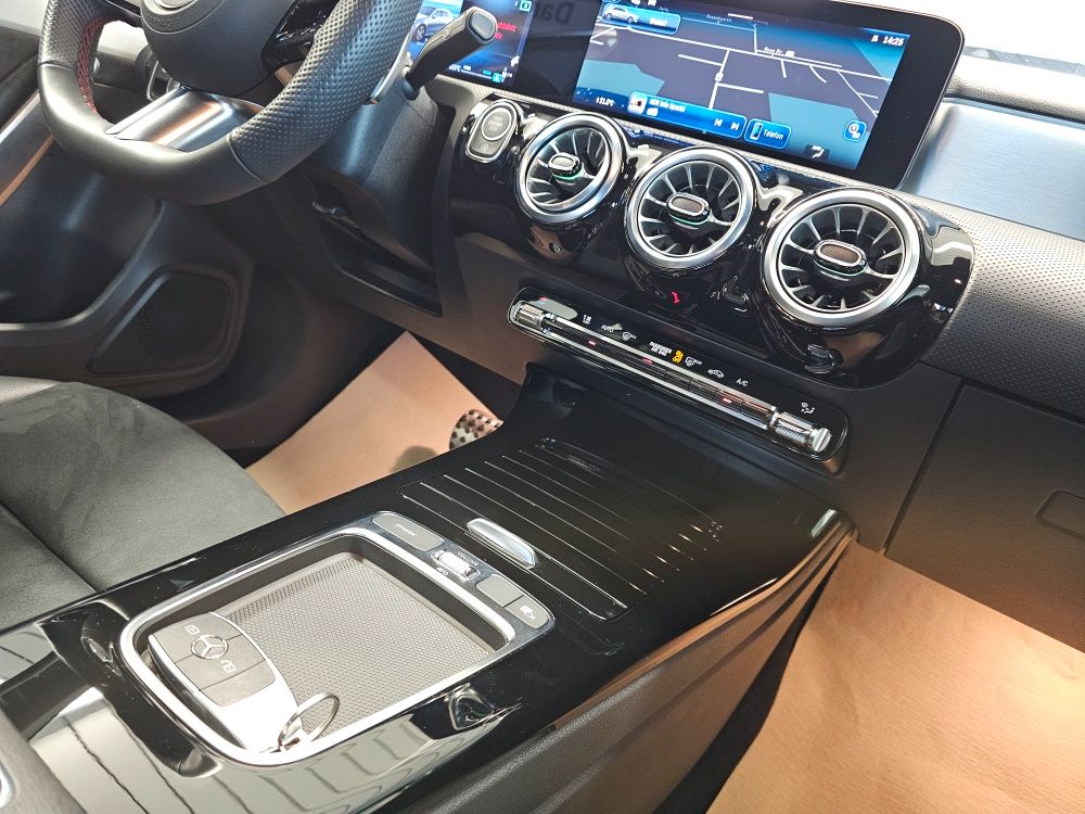 Mercedes-Benz A 180 2025