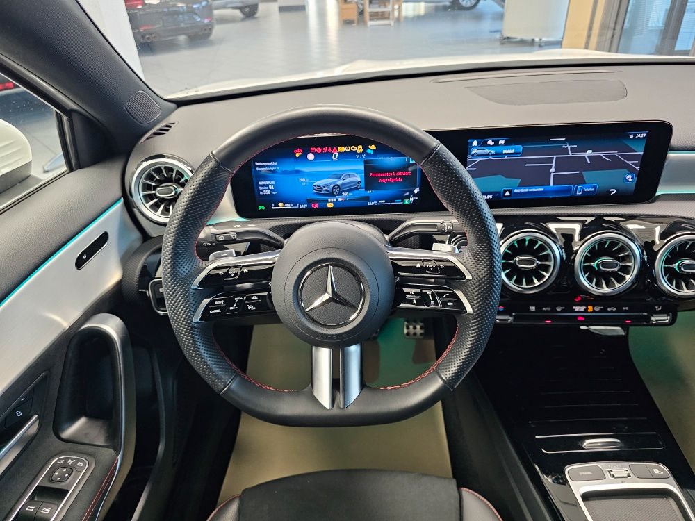 Mercedes-Benz A 180 2025