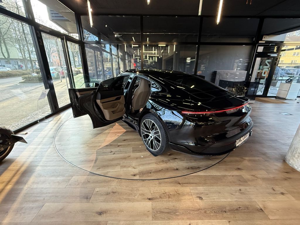 Porsche Taycan 2021