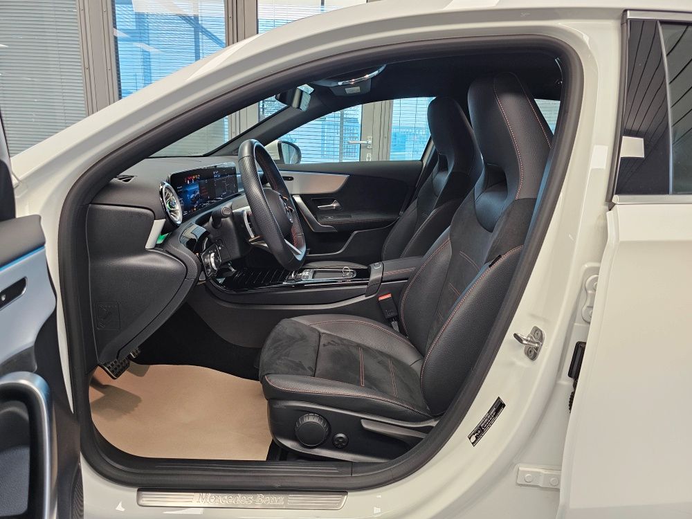 Mercedes-Benz A 180 2025