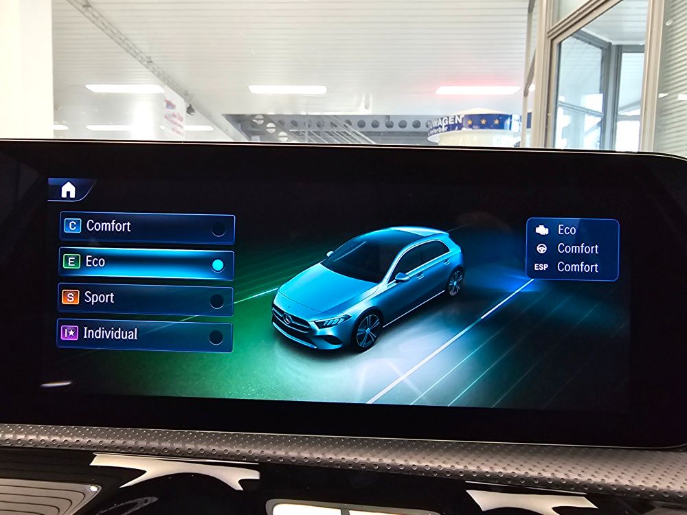 Mercedes-Benz A 180 2025