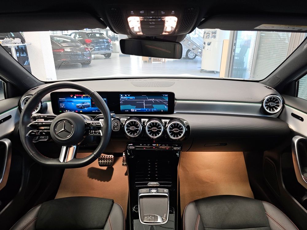 Mercedes-Benz A 180 2025