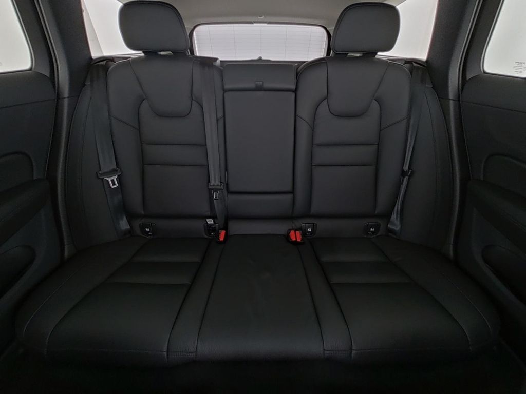 Volvo V60 Cross Country 2023