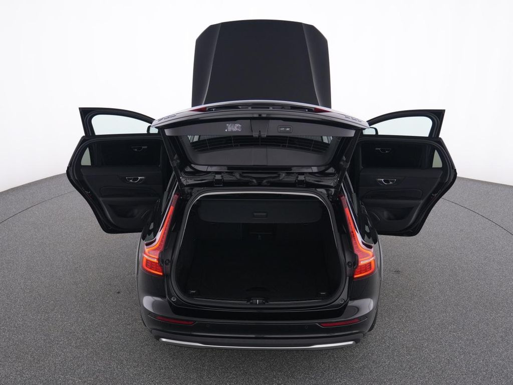 Volvo V60 Cross Country 2023