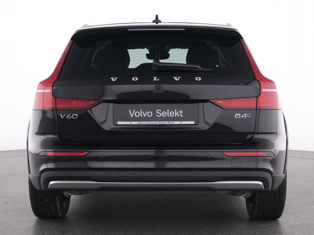 Volvo V60 Cross Country 2023