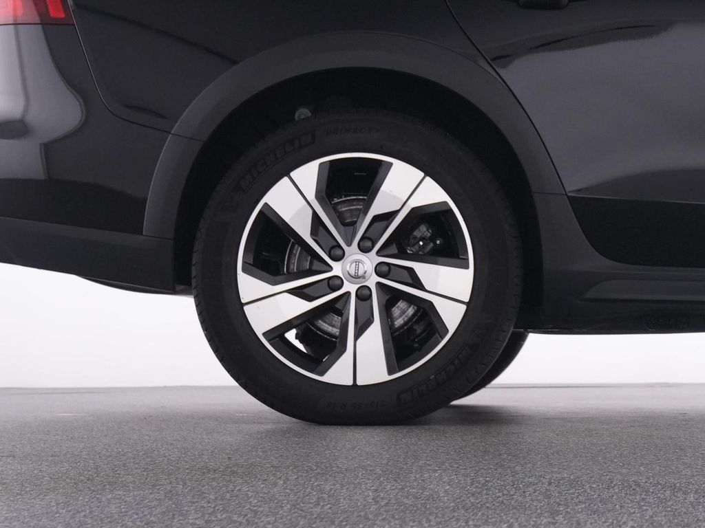 Volvo V60 Cross Country 2023