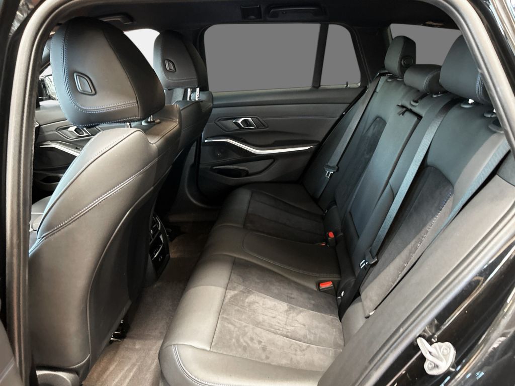 BMW 318 2024
