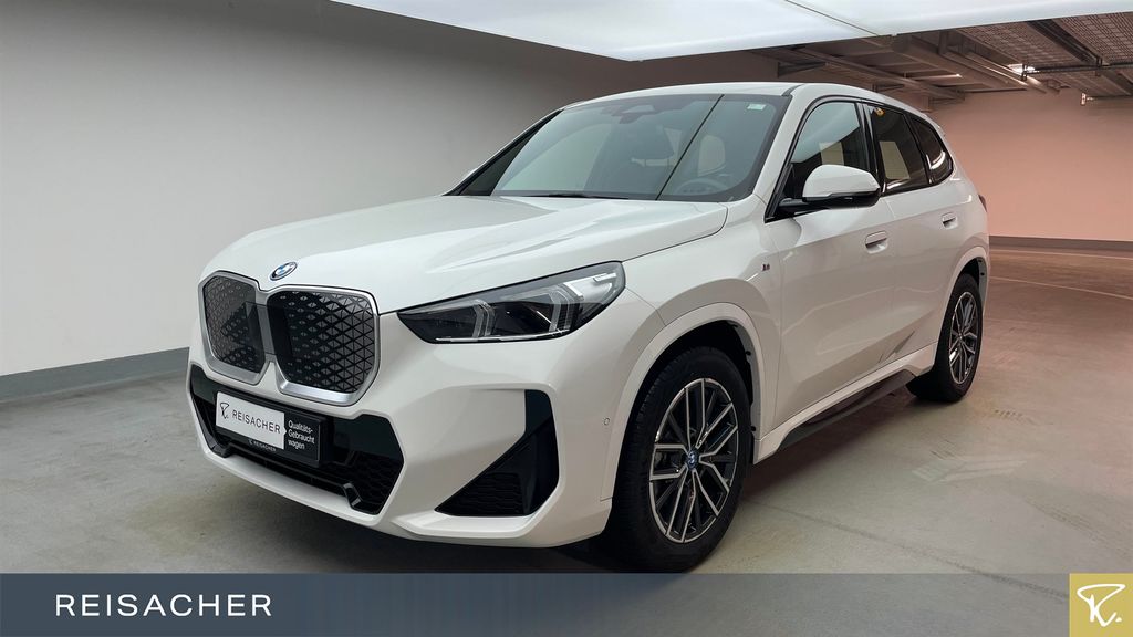 BMW iX1 2024