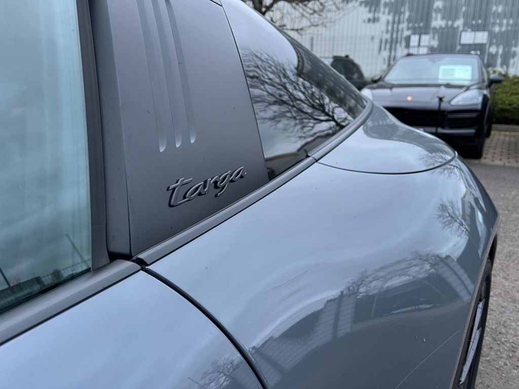 Porsche 992 2025