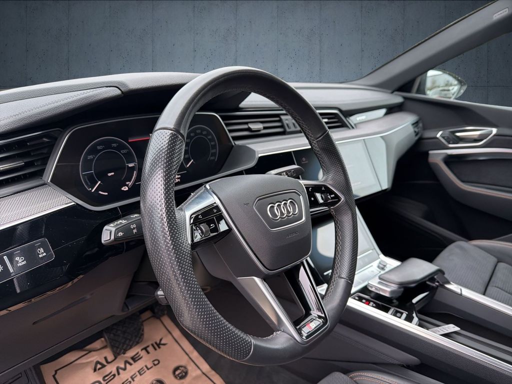 Audi e-tron 2022