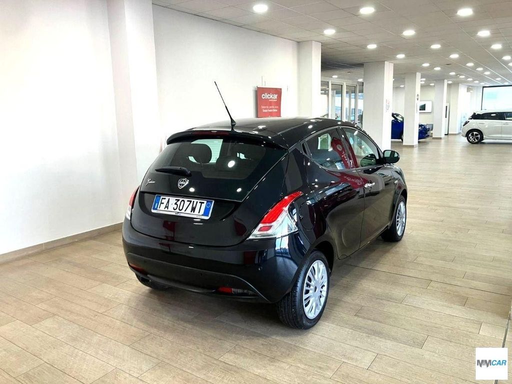 Lancia Ypsilon 2015