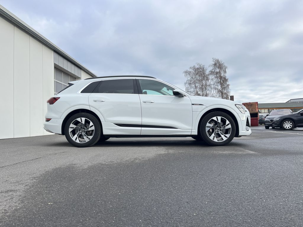 Audi e-tron 2022
