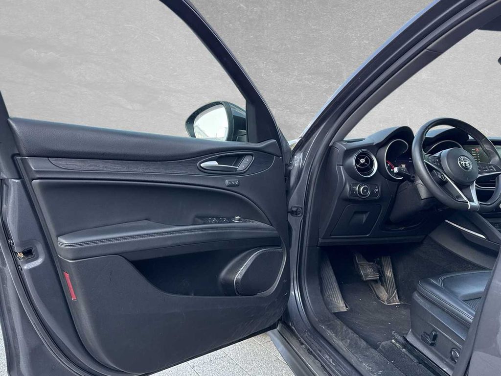 Alfa Romeo Stelvio 2019