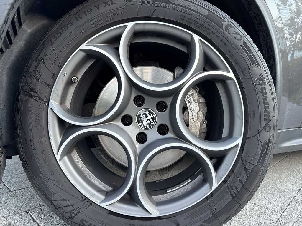 Alfa Romeo Stelvio 2019