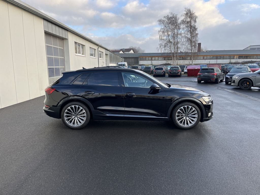 Audi e-tron 2022