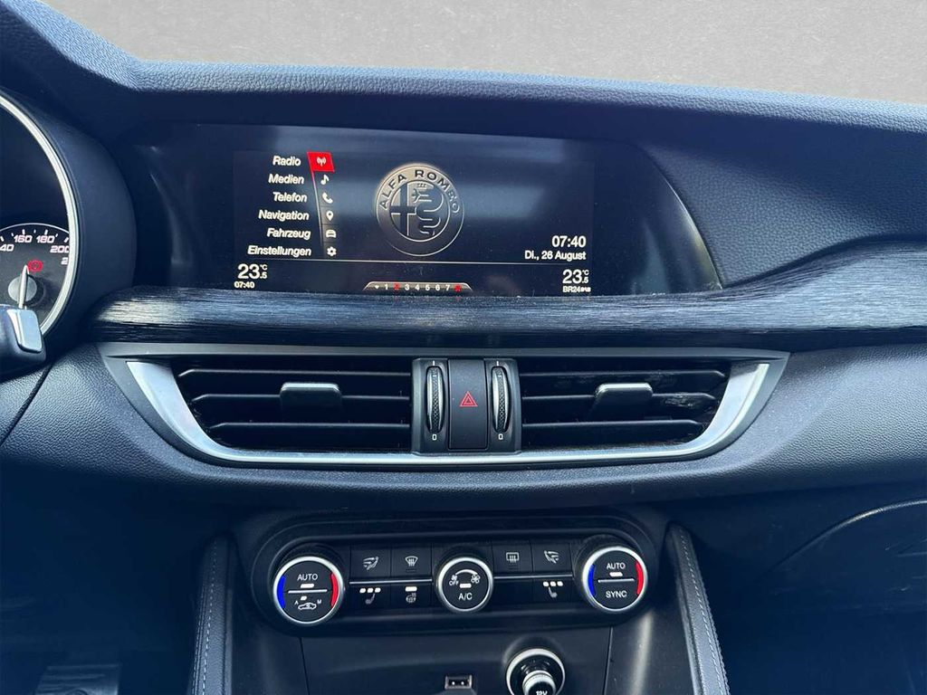 Alfa Romeo Stelvio 2019