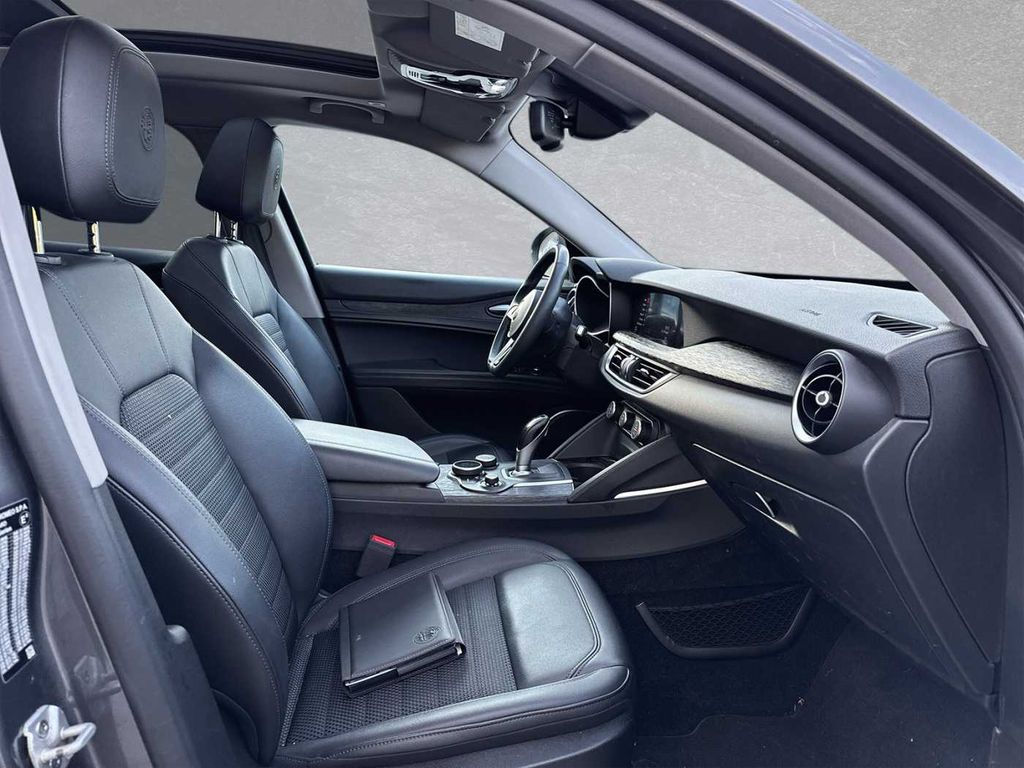 Alfa Romeo Stelvio 2019