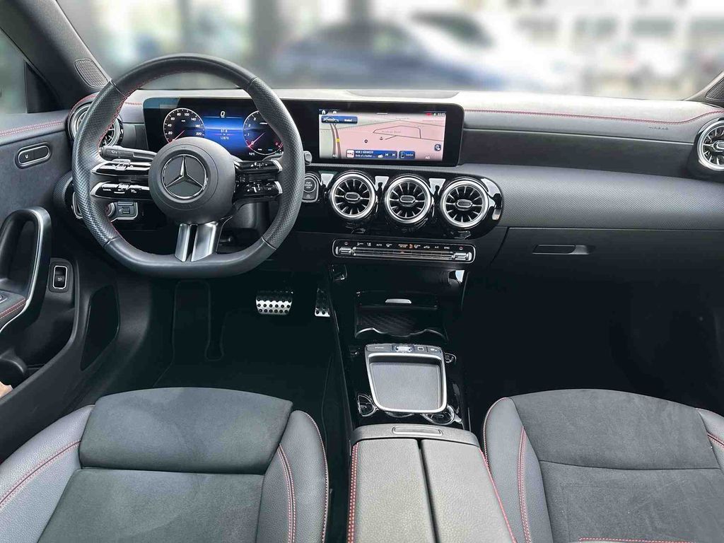 Mercedes-Benz CLA 200 2024