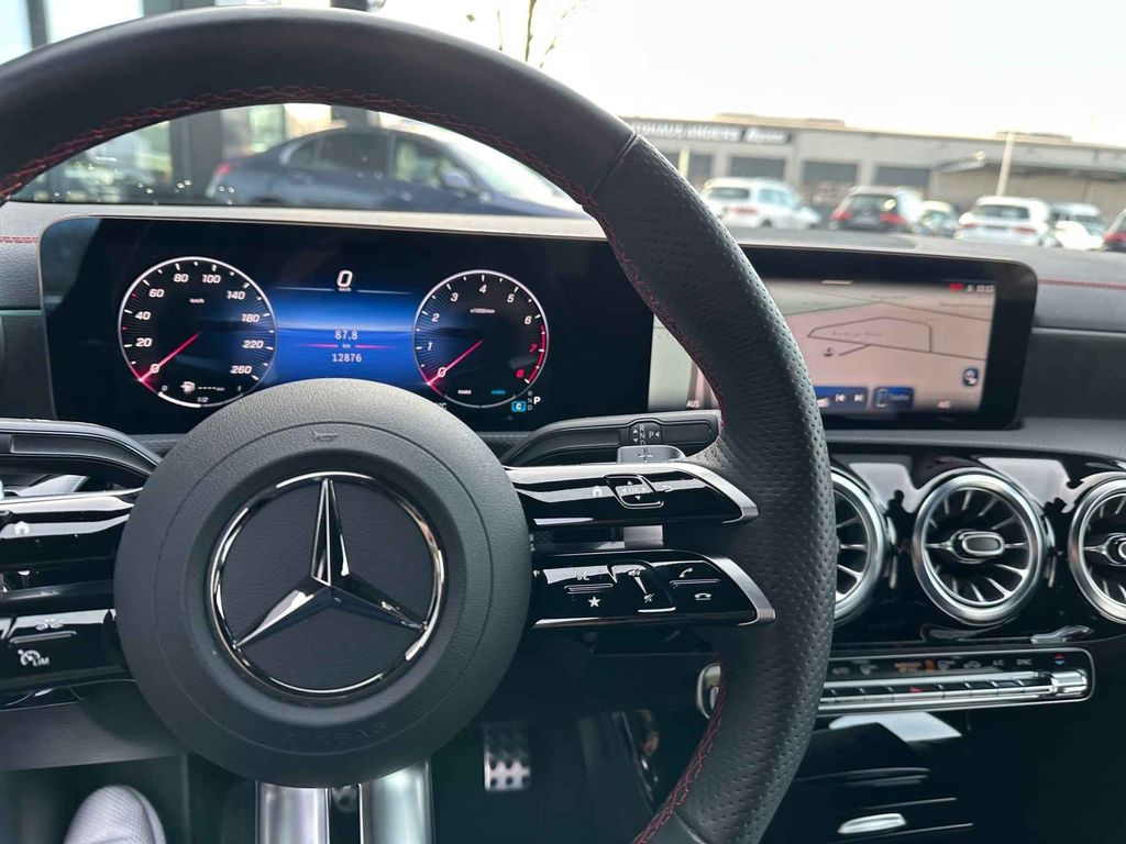 Mercedes-Benz CLA 200 2024